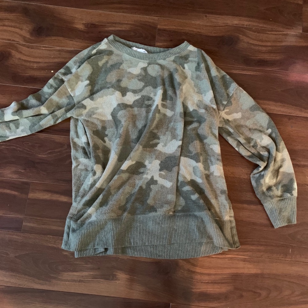 Super soft camo light weight sweater